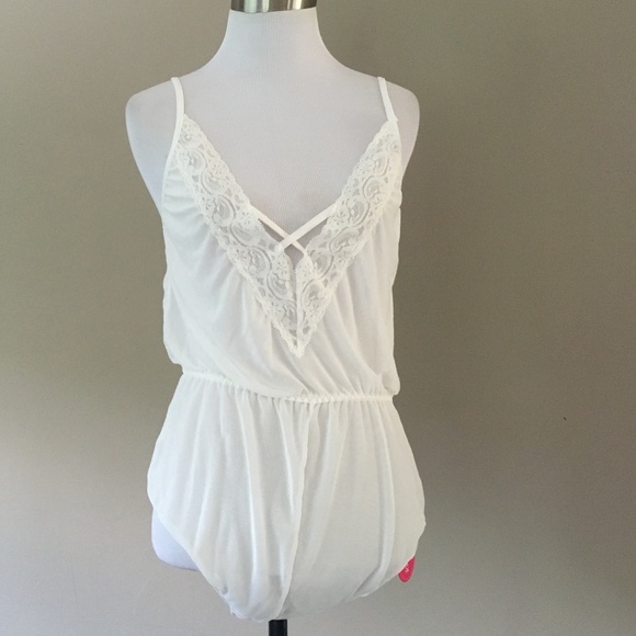 Adorneme Other - White Teddie Medium Sheer Adjustable Straps